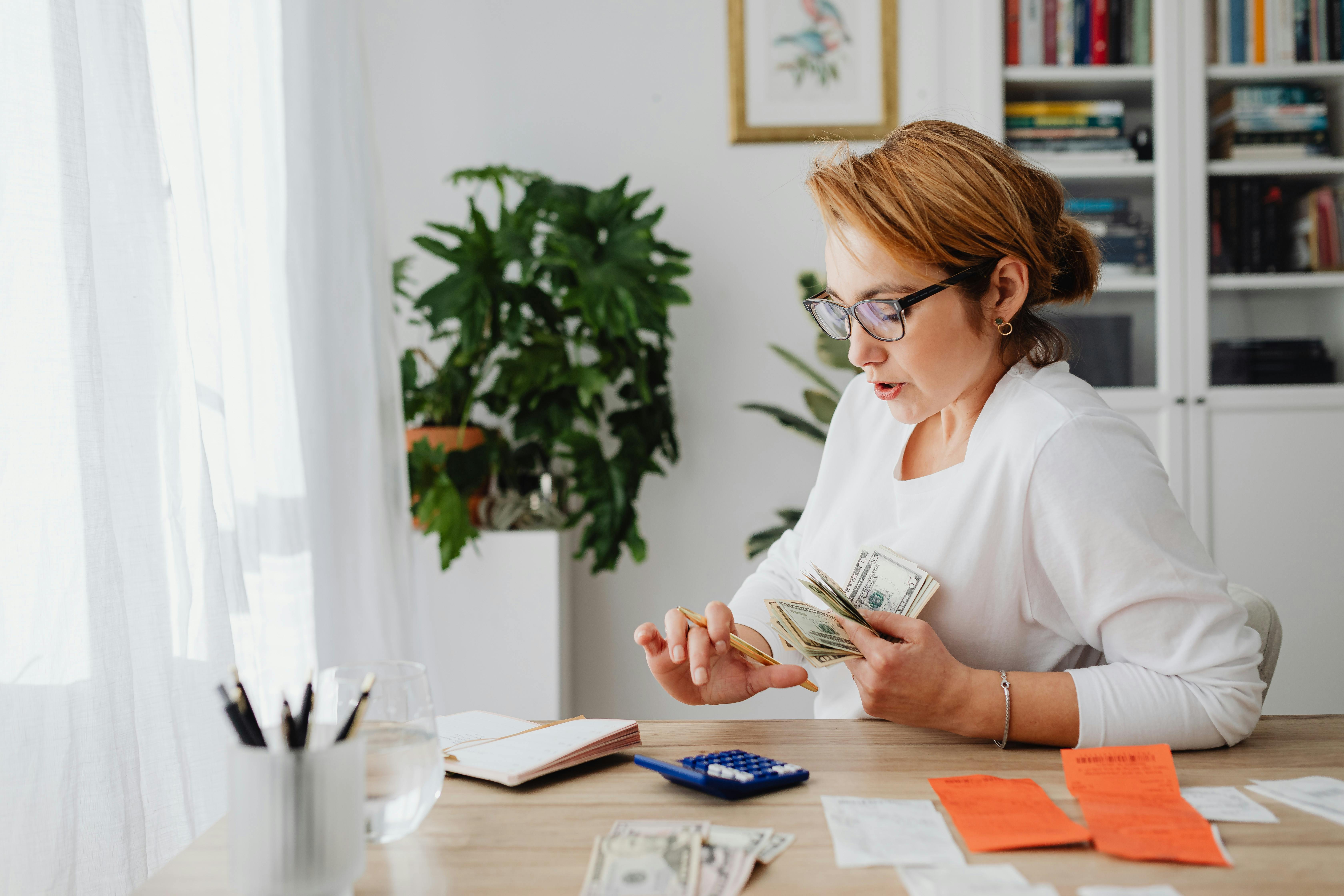 Le guide le plus complet sur le 13ème mois de salaire. par Lucas Botzen Rivermate